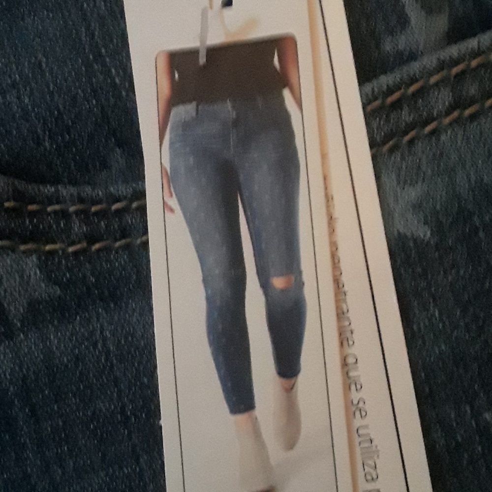 FINAL SALE  NWT CUTE JEANS - Picture 4 of 7